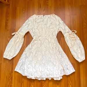 SOLD✌🏼Free People Lace Cottage Dress With Puff sleeves